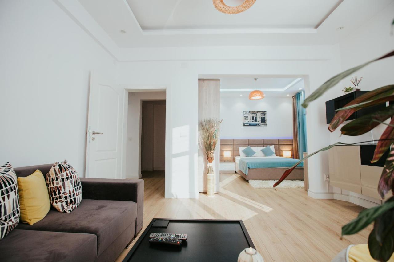 Apartament Color Corneliu Coposu 1a Street *